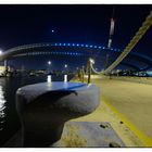 ponte sul mare di notte