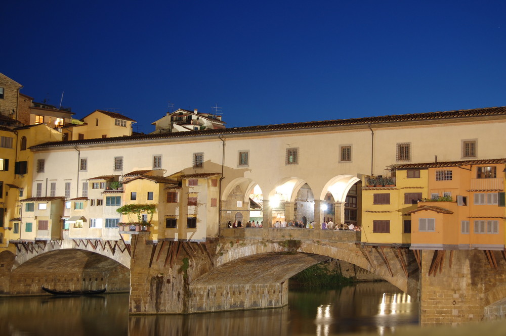 ponte vecchio di notte