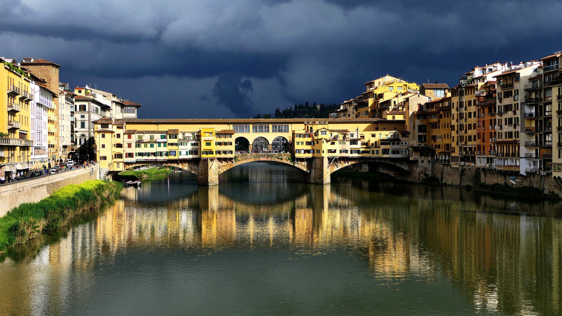 Ponte Vecchio mit Gewitterstimmung