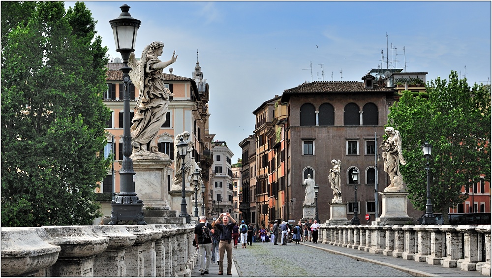 ... Ponte Vittorio Emanuele II ...