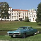 Pontiac Bonneville vor historischer Kulisse