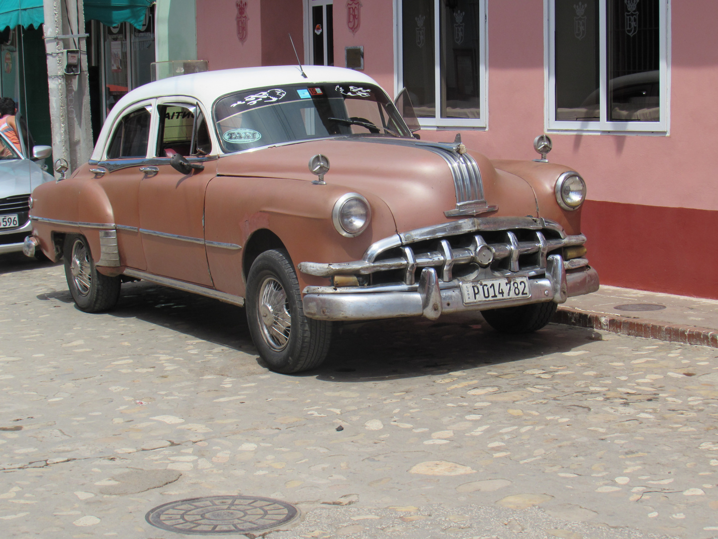 Pontiac Chieftain 2