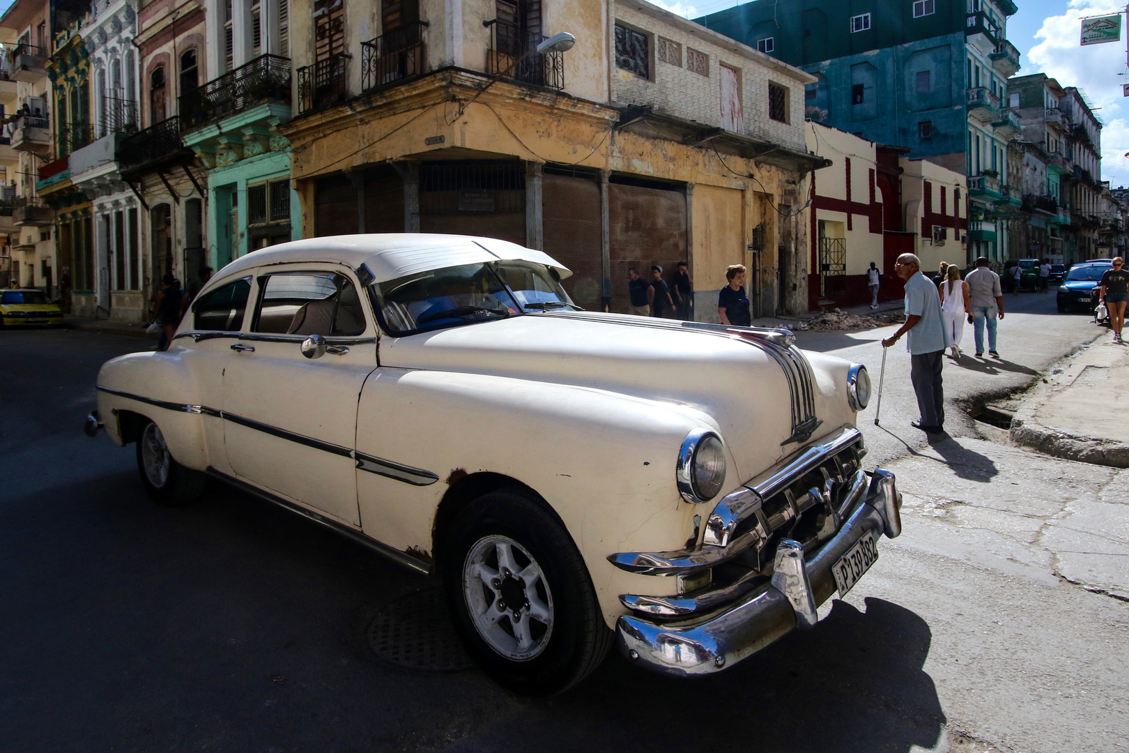 Pontiac en Calle Industria