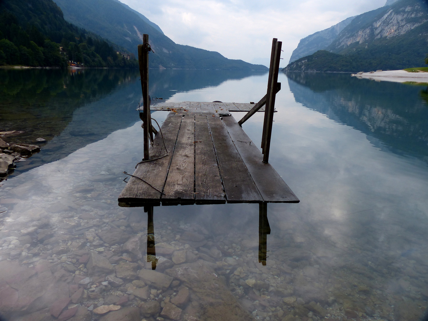 pontile sul lago