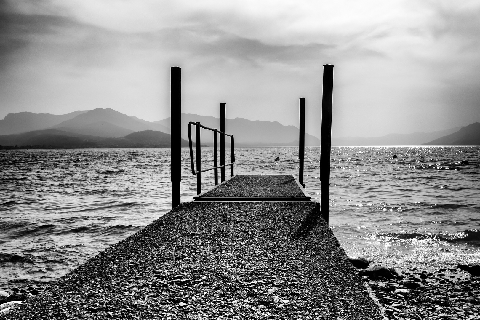 Pontile sul lungolago