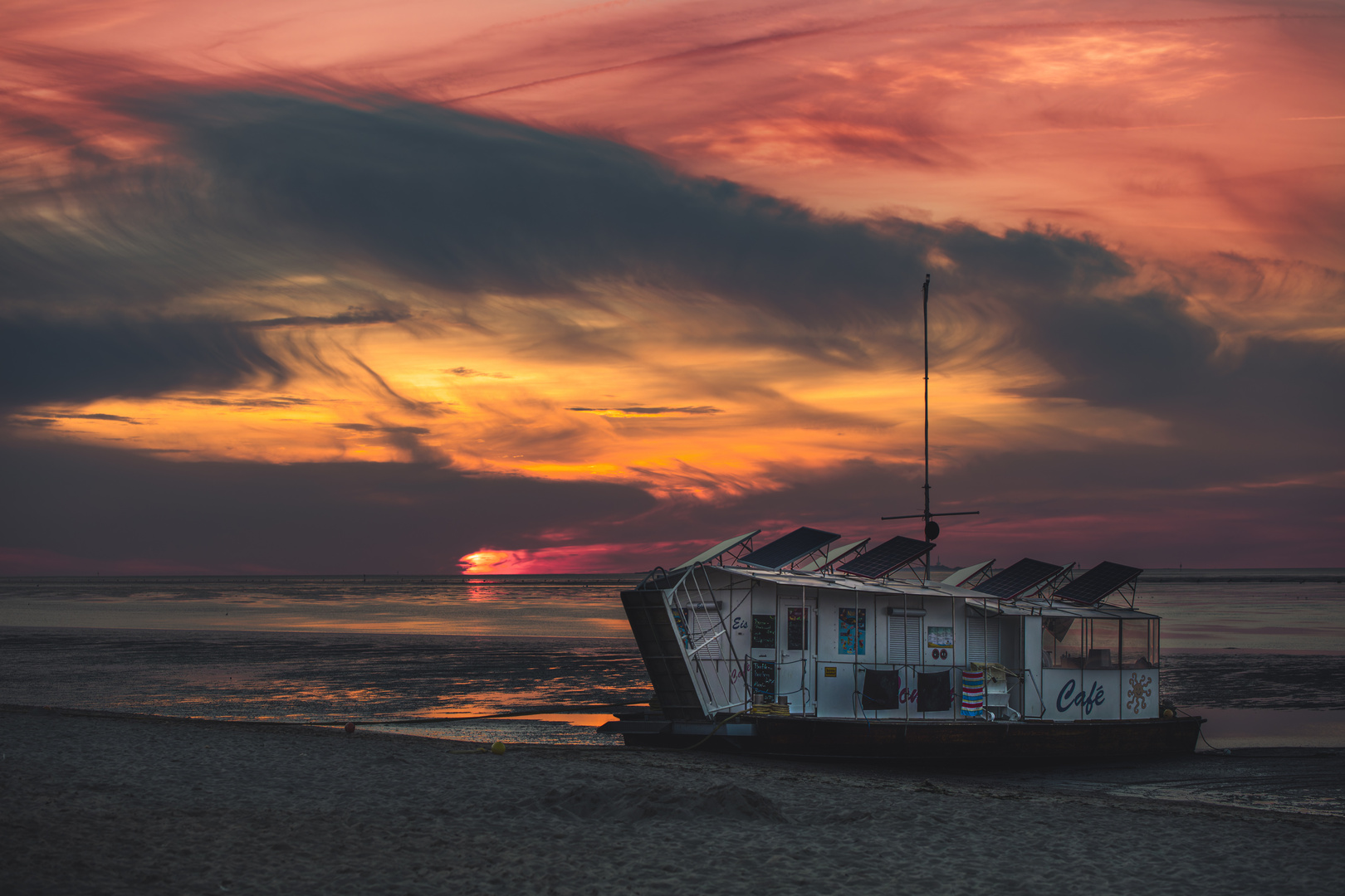 Ponton-Cafe Duhnen / Cuxhaven