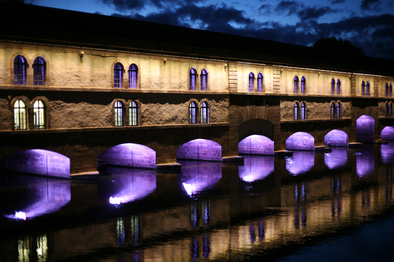 Ponts couverts at night