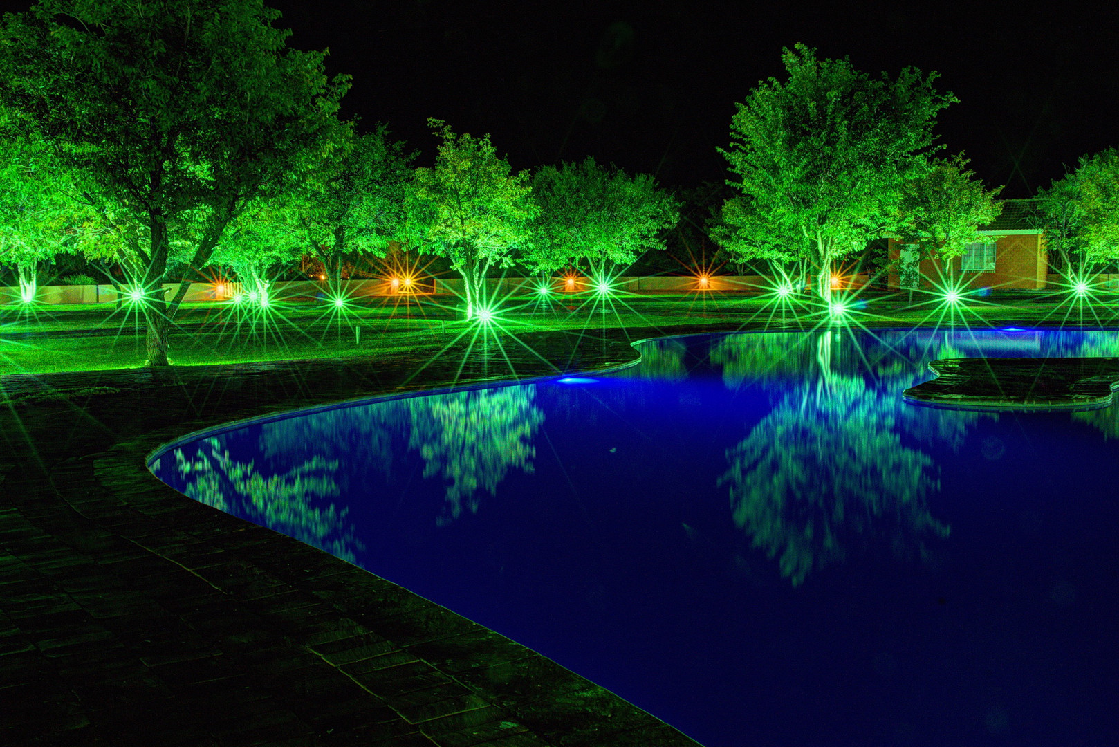 Pool einer Lodge in Namibia