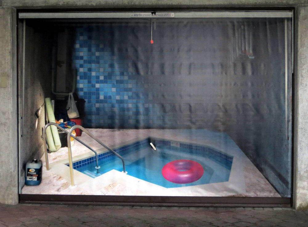 Pool-Garage ...