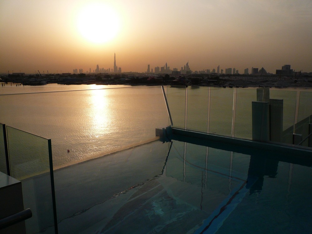 Pool mit Durchblick