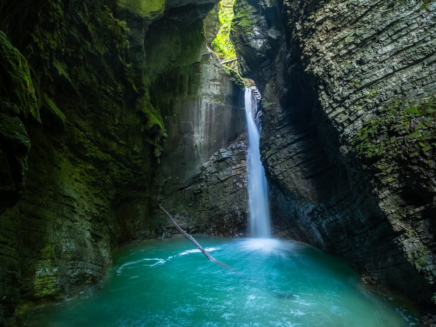 Pool und Dusche der Natur