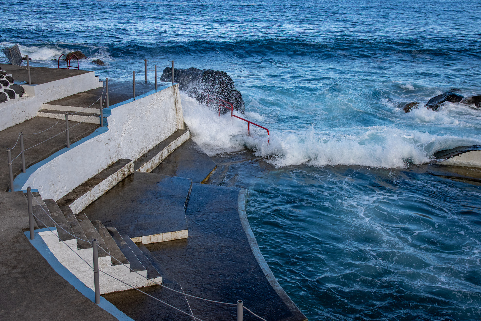 Pool with Waves