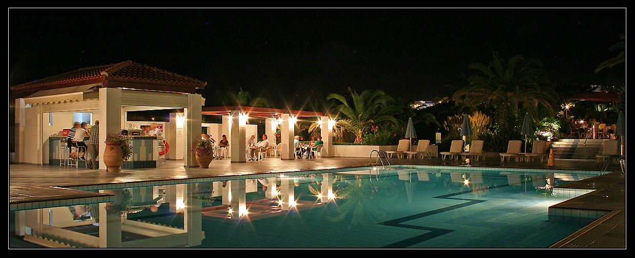 Pool+Bar