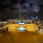 Pooldeck bei Nacht