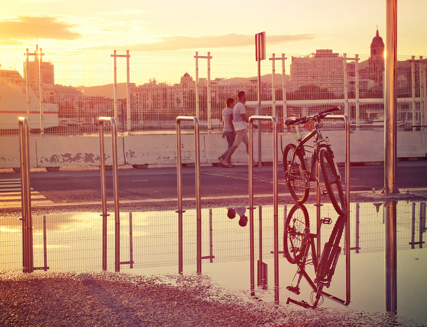 Por el muelle