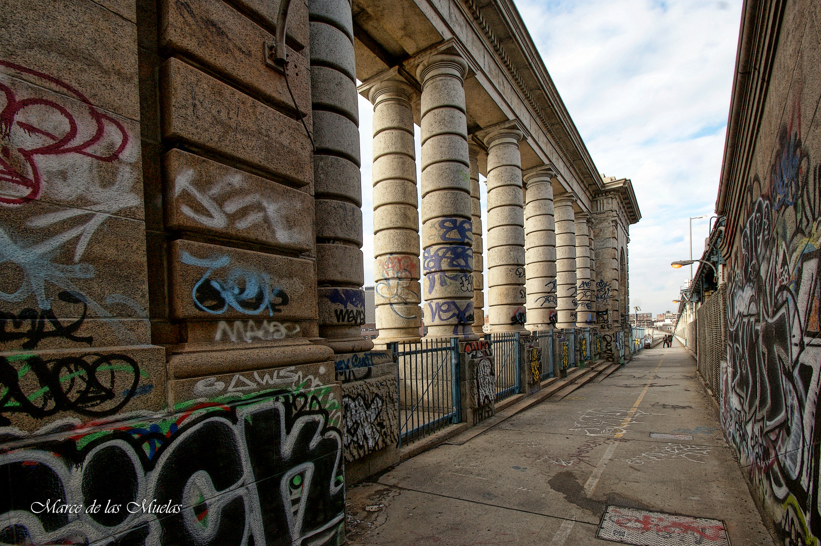 ...por el puente de Brooklyn 14...