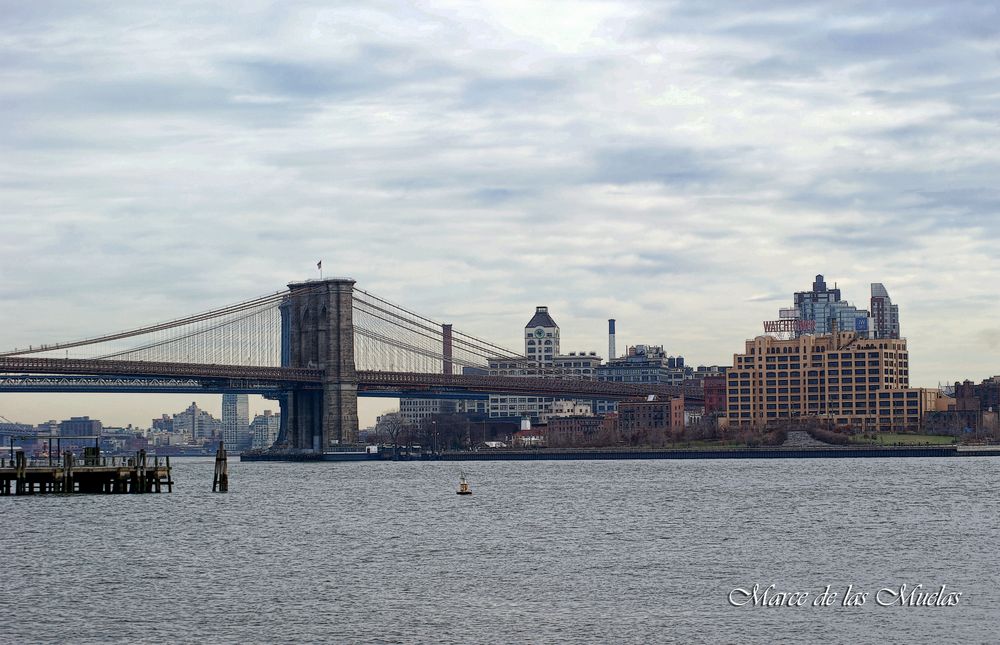 ...por el puente de Brooklyn 16...