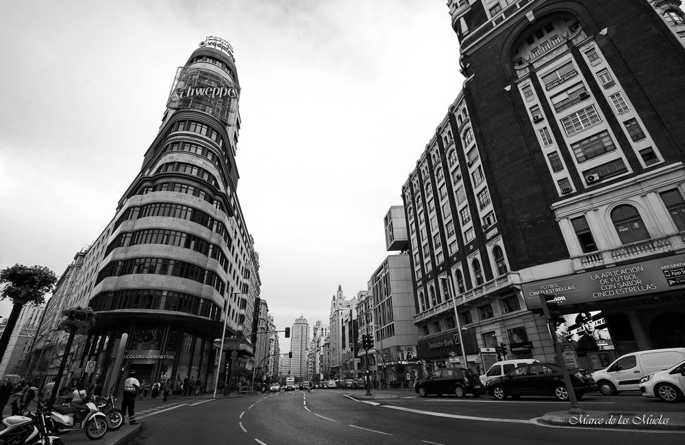 ...por la Gran Via...