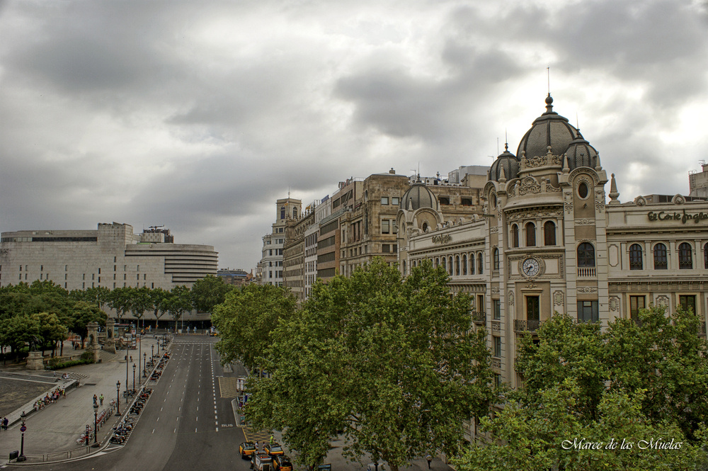 ...por la plaza de Cataluña 2...