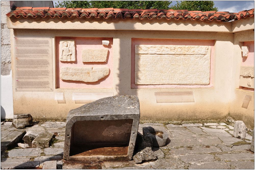 Porat/Malinska (Krk), Franziskanerkloster, Lapidarium