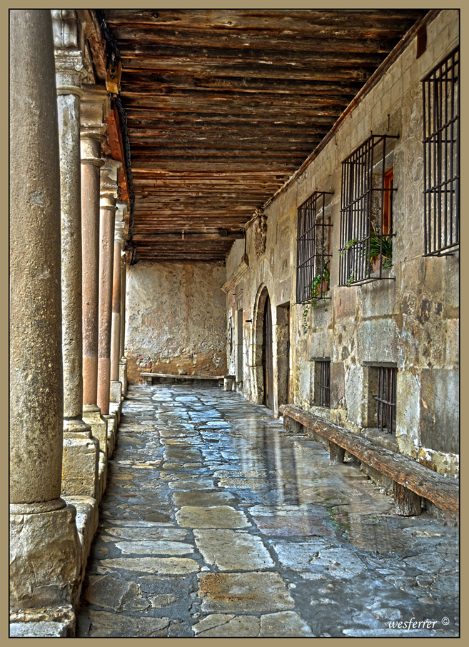 Porche de columnas, Pedraza (Segovia)