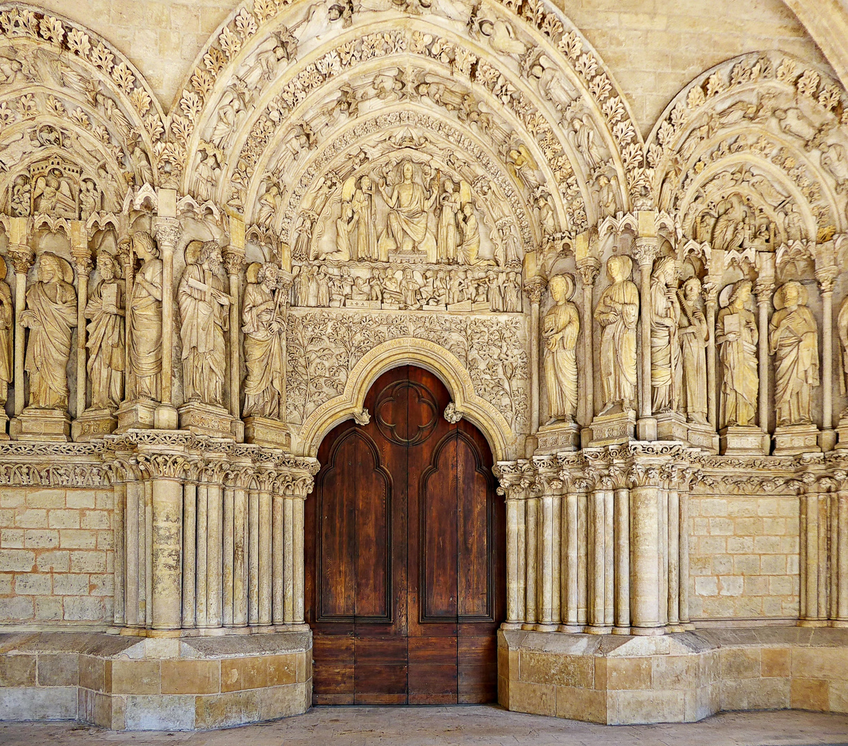 Porche de st seurin à Bordeaux