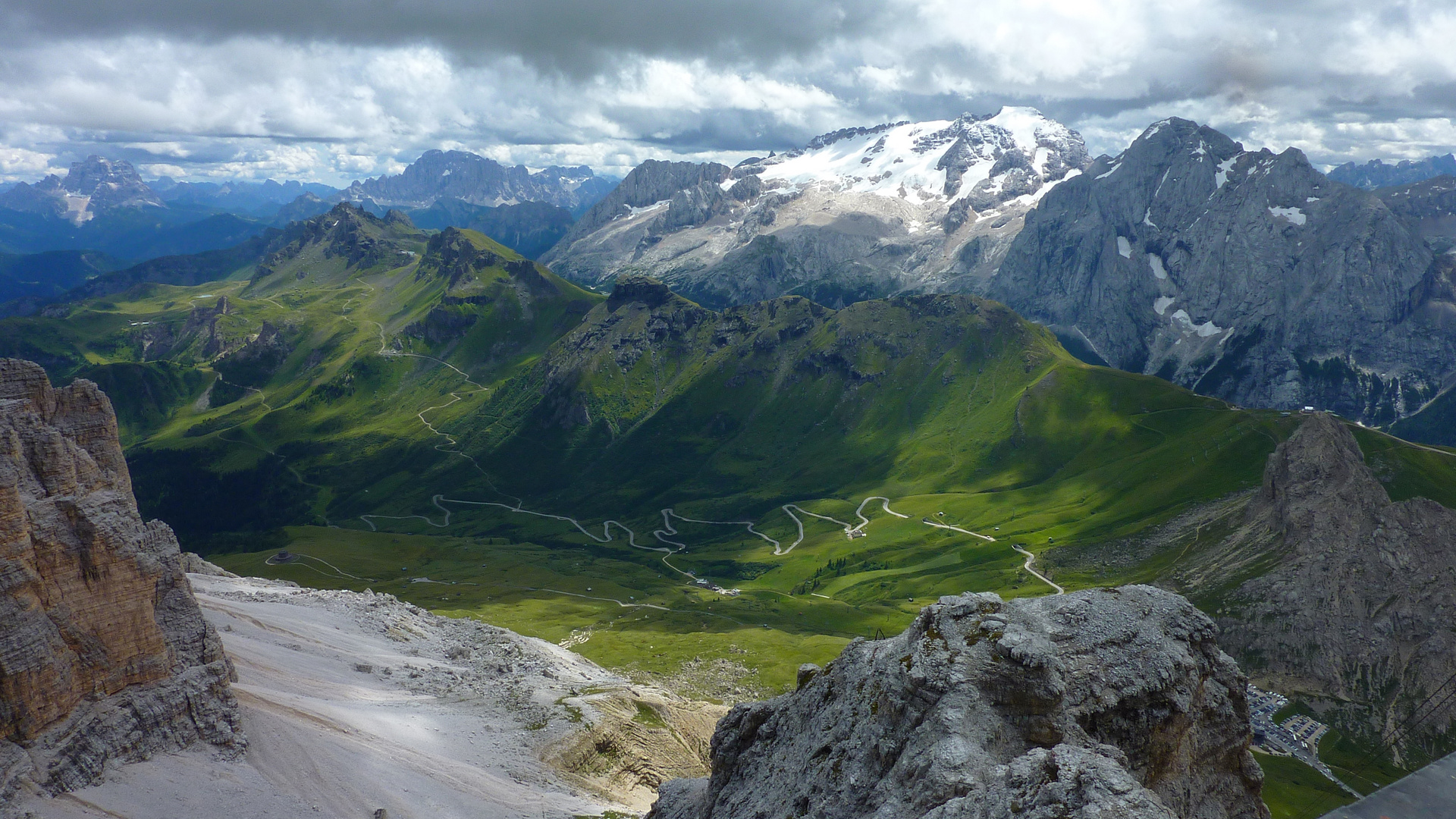 Pordoi-Pass mit Marmolada