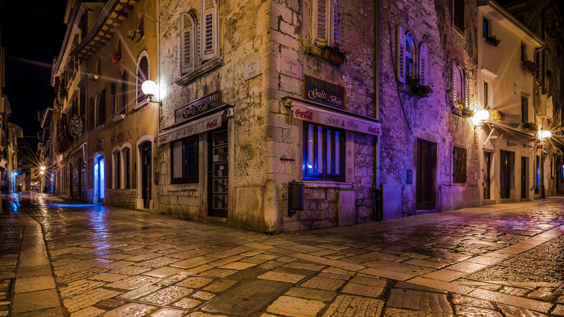 Porec bei Nacht      Kroatien