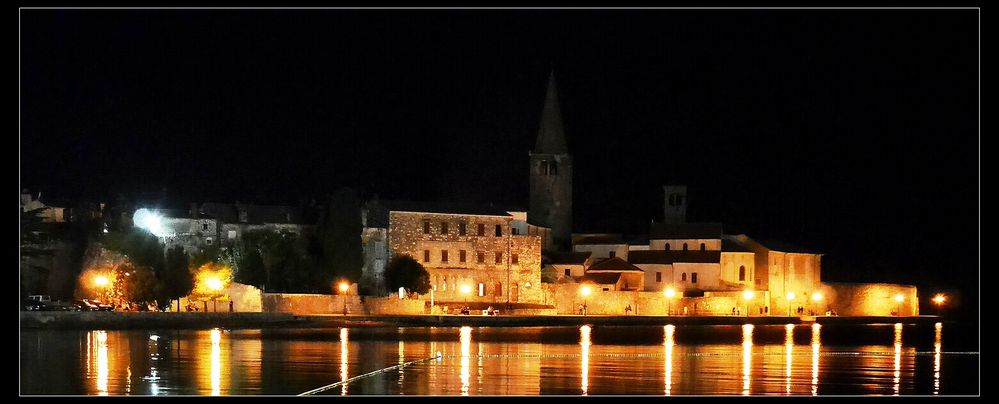 Porec in der Nacht