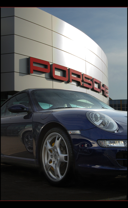 PORSCHE