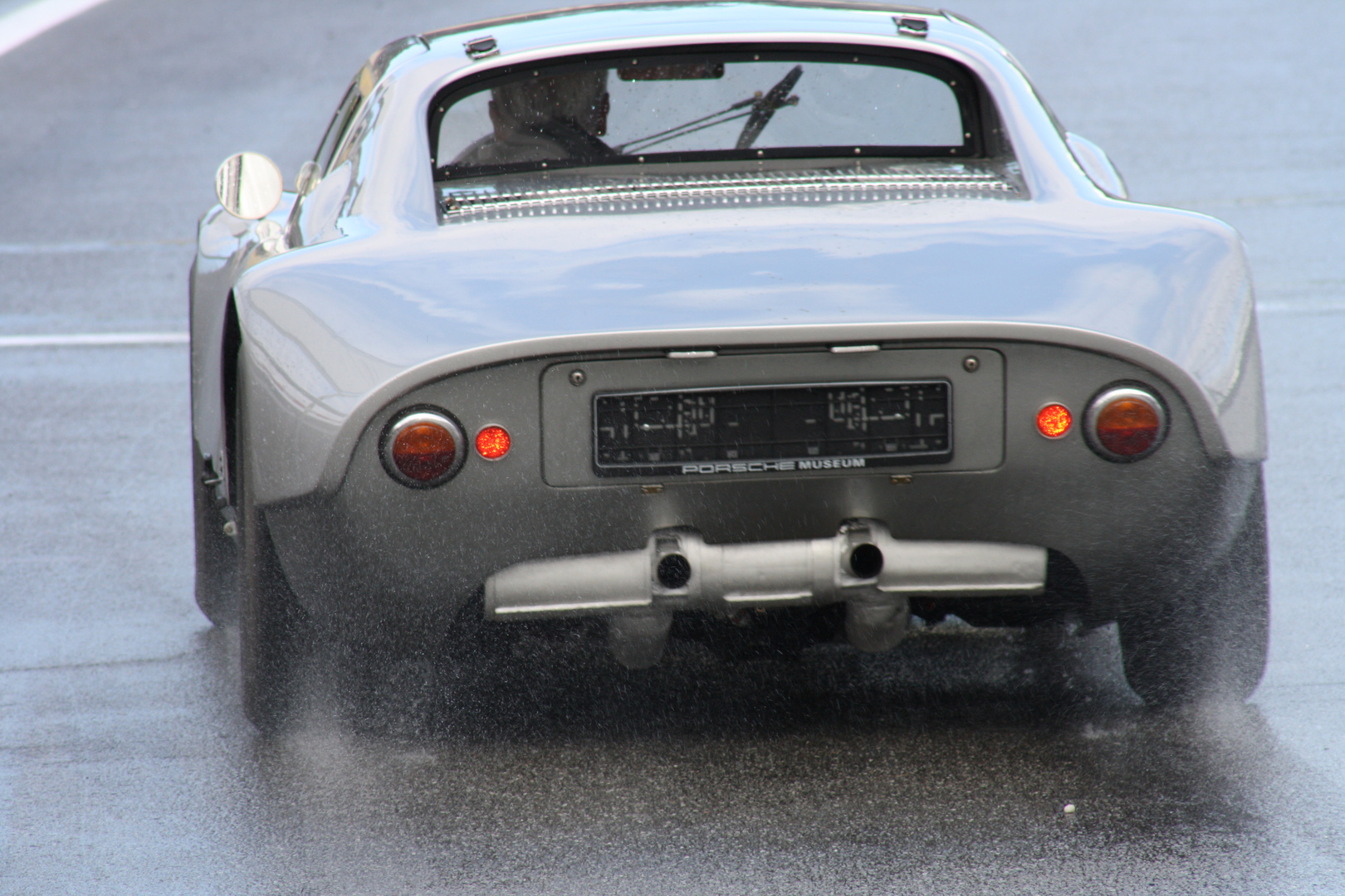 PORSCHE 904