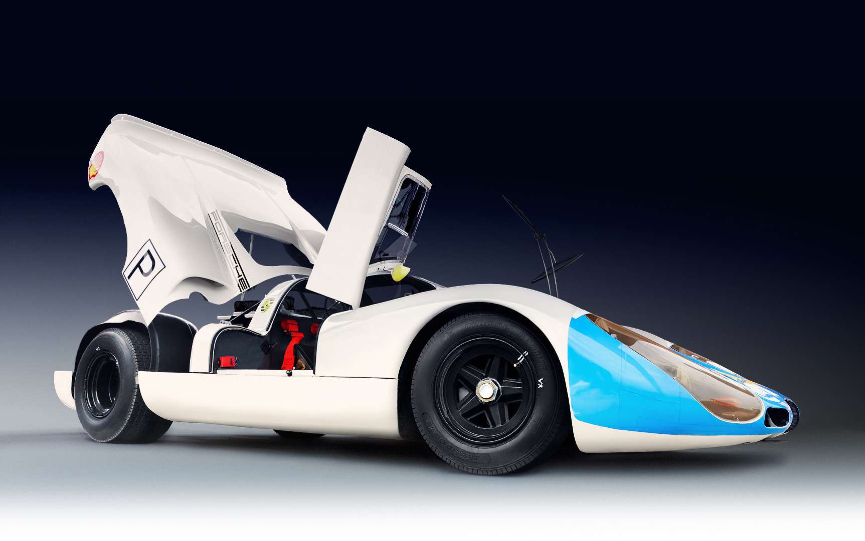 Porsche 907: Alle Klappen hoch!