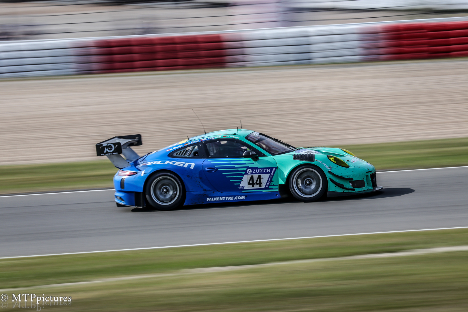 Porsche 911 GT3-R Falken