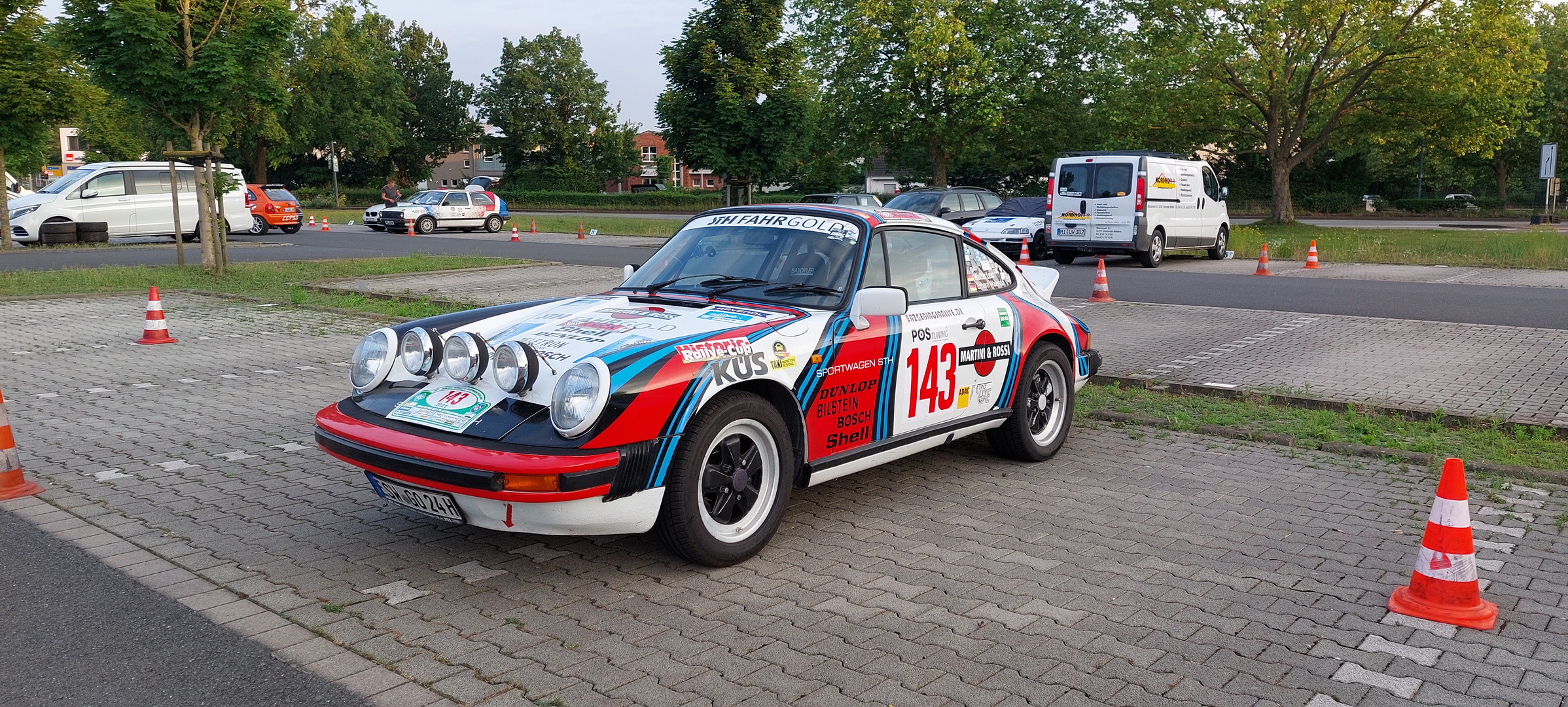 Porsche 911 Startnummer 143