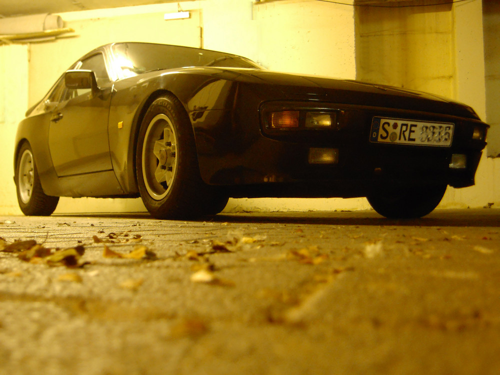 Porsche 944 in Tiefgarage