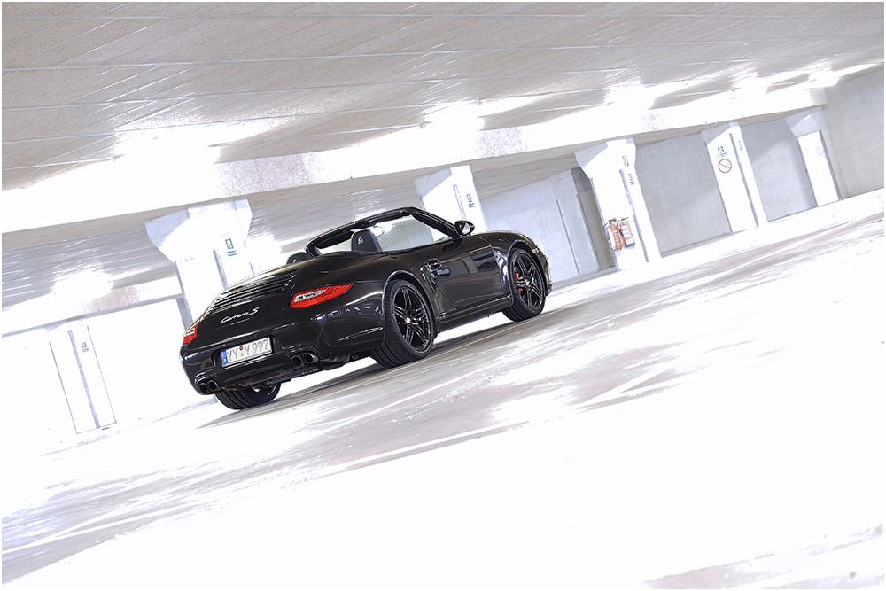 .... Porsche 997 im Parkhaus ....