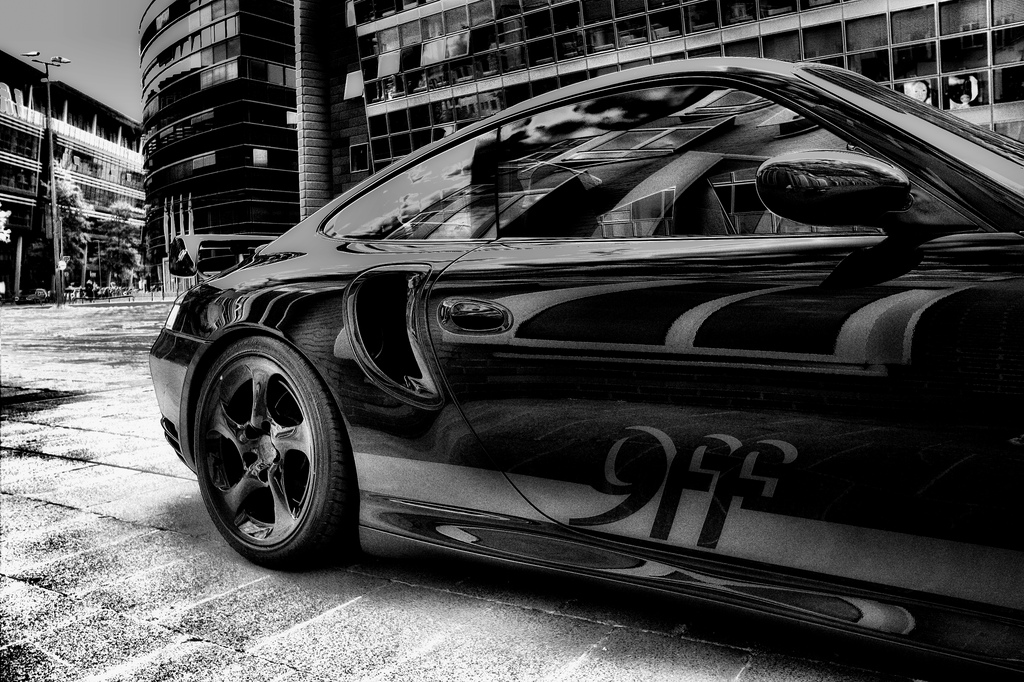 Porsche 9ff black