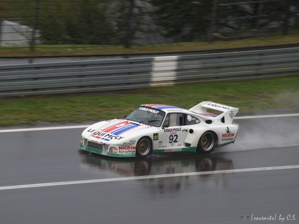 Porsche auf der Eifeler Seenplatte