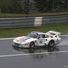 Porsche auf der Eifeler Seenplatte