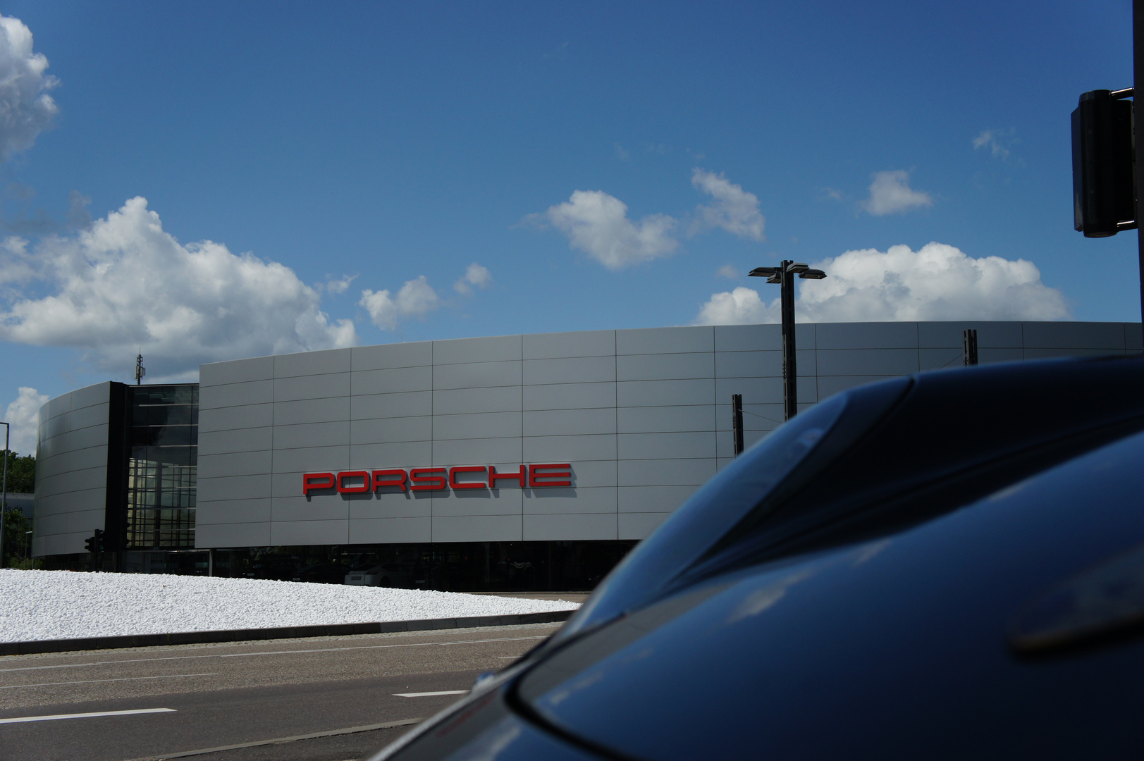 Porsche Autohaus Stuttgart-Zuffenhausen