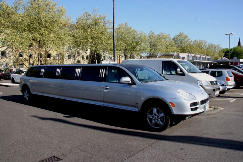 Porsche Cayenne Stretchlimo