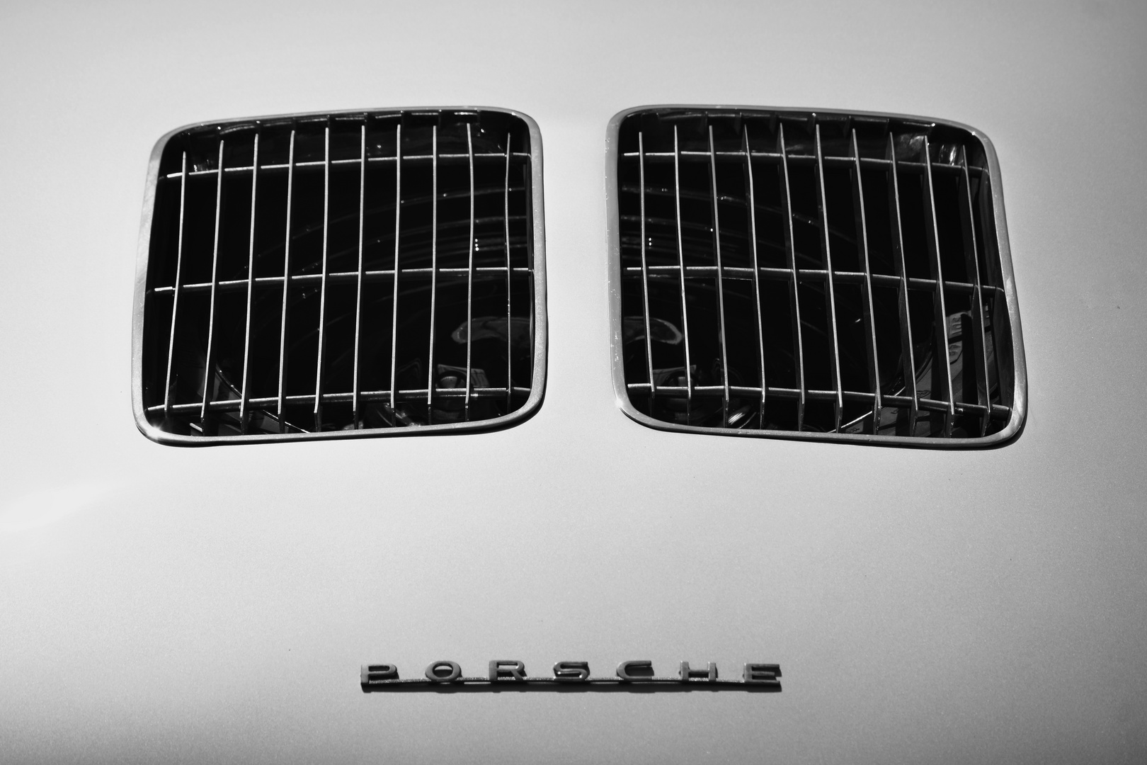 Porsche. Kühlergrill 