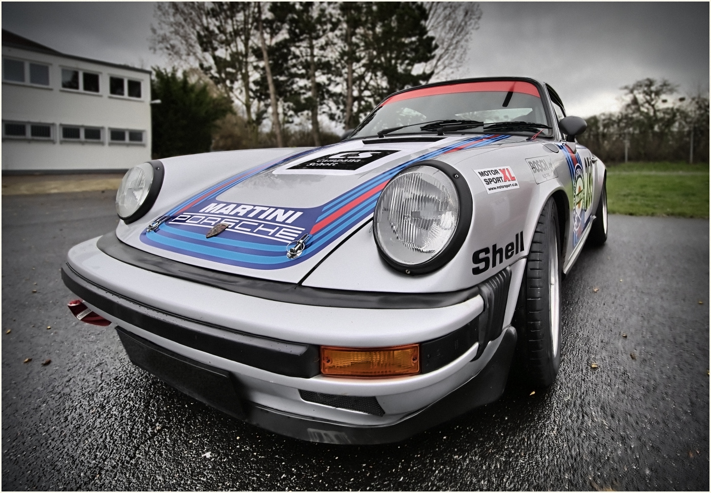 Porsche Martini