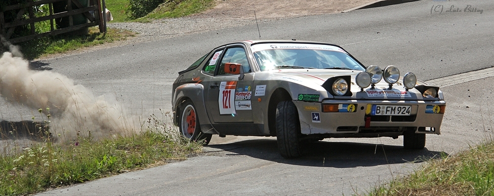 Porsche mit Lampenbaum