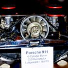Porsche Motor auf einer Automesse