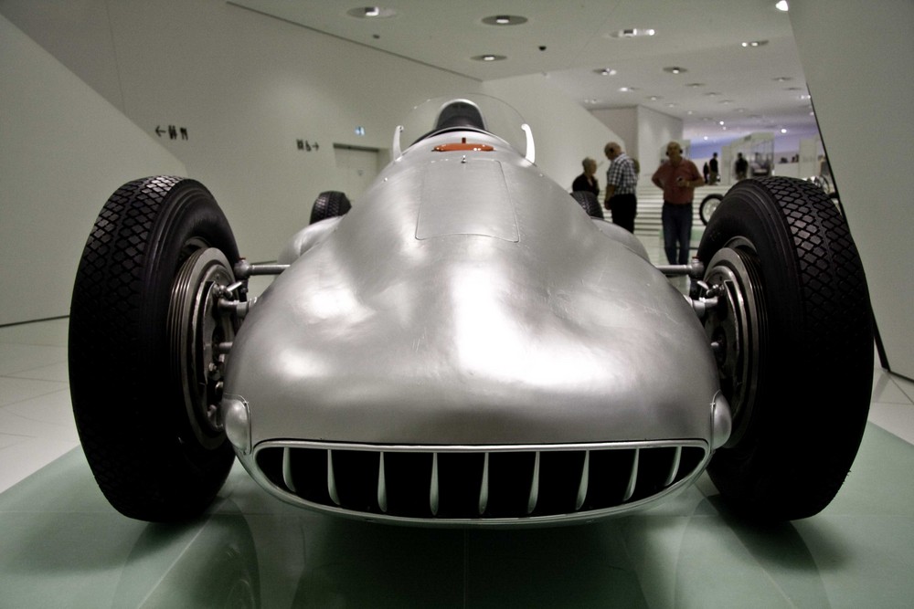 Porsche Museum P zubeissend