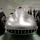 Porsche Museum P zubeissend