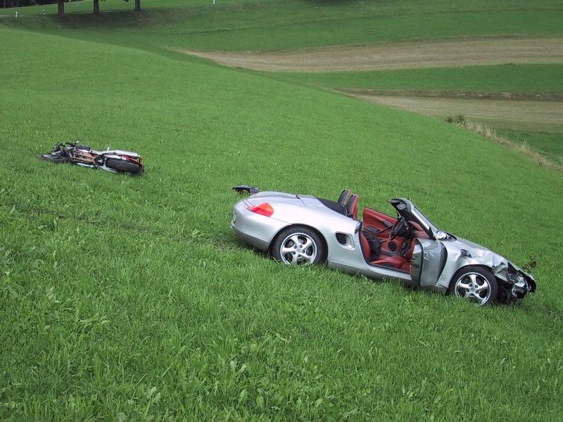 Porsche vs Motorrad