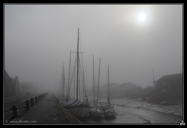 Port de Noirmoutier dans la brume