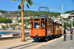 Port de Sóller, Bicicleta contra tranvía